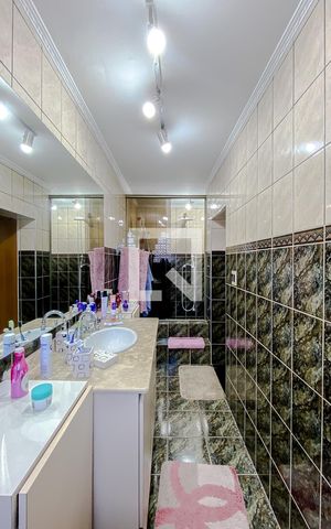 Casa à venda com 150m², 4 quartos e 2 vagasBanheiro (Casa 2)