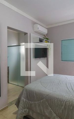 Casa à venda com 248m², 4 quartos e 3 vagas Casa à venda com 248m², 4 quartos e 3 vagasSuíte 1