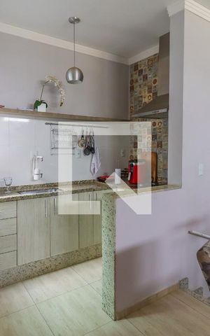 Casa à venda com 248m², 4 quartos e 3 vagas Casa à venda com 248m², 4 quartos e 3 vagasCozinha