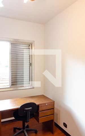 Casa à venda com 267m², 3 quartos e 3 vagas Casa à venda com 267m², 3 quartos e 3 vagasQuarto 2