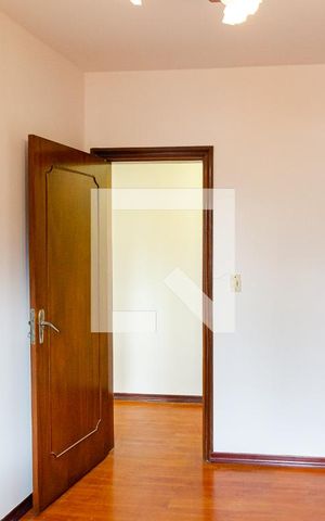 Casa à venda com 267m², 3 quartos e 3 vagas Casa à venda com 267m², 3 quartos e 3 vagasQuarto 2