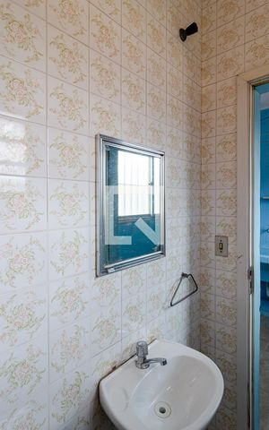 Casa à venda com 267m², 3 quartos e 3 vagas Casa à venda com 267m², 3 quartos e 3 vagasBanheiro de Serviço