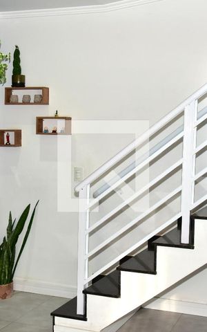 Casa à venda com 80m², 3 quartos e 2 vagasSala