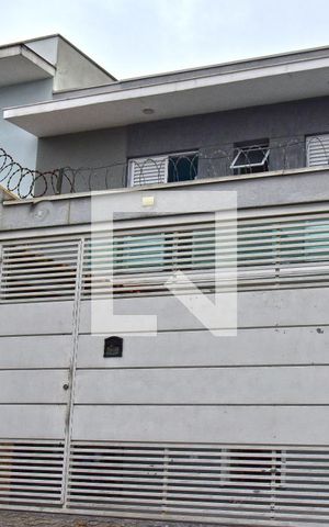 Casa à venda com 80m², 3 quartos e 2 vagasFachada