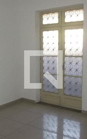 Apartamento à venda com 90m², 2 quartos e sem vagaSala