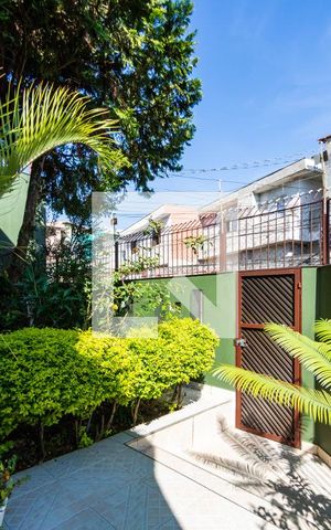 Casa à venda com 286m², 4 quartos e 4 vagas Casa à venda com 286m², 4 quartos e 4 vagasÁrea comum