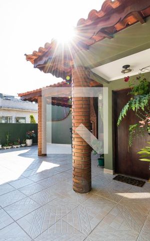 Casa à venda com 286m², 4 quartos e 4 vagas Casa à venda com 286m², 4 quartos e 4 vagasÁrea comum