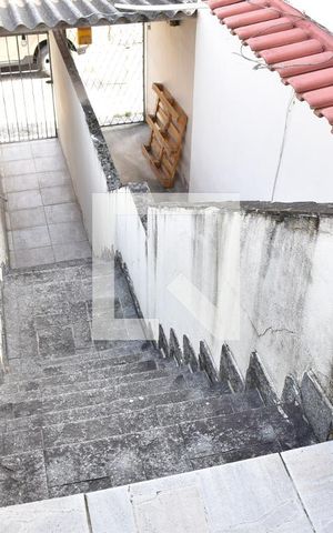 Casa para alugar com 80m², 2 quartos e sem vagaEscada