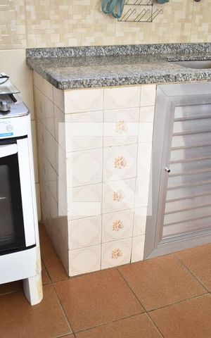 Casa para alugar com 80m², 2 quartos e sem vagaDetalhe da cozinha