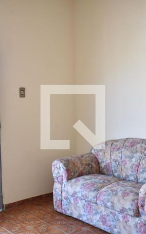 Casa para alugar com 80m², 2 quartos e sem vagaSala