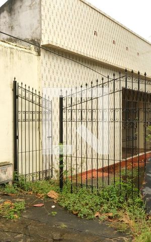 Casa para alugar com 237m², 5 quartos e 1 vagaFachada