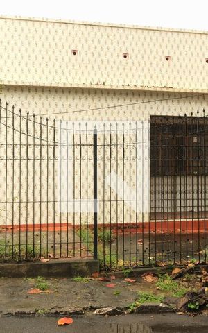 Casa para alugar com 237m², 5 quartos e 1 vagaFachada