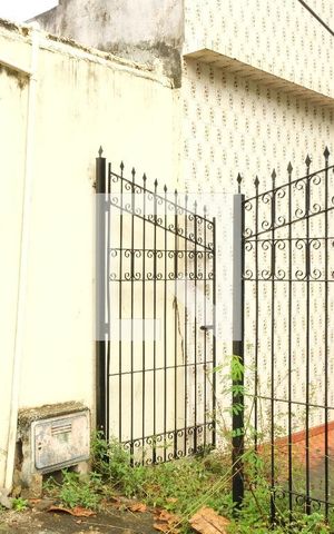 Casa para alugar com 237m², 5 quartos e 1 vagaFachada