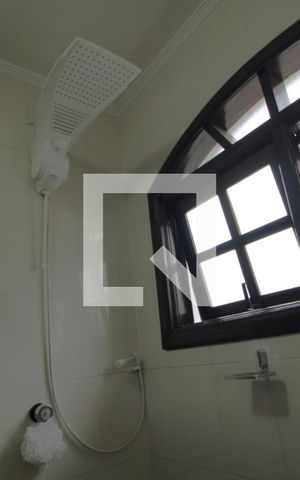 Casa à venda com 300m², 3 quartos e 3 vagasChuveiro