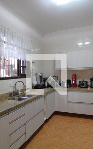 Casa à venda com 300m², 3 quartos e 3 vagasCozinha