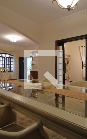 Casa à venda com 300m², 3 quartos e 3 vagasSala 2