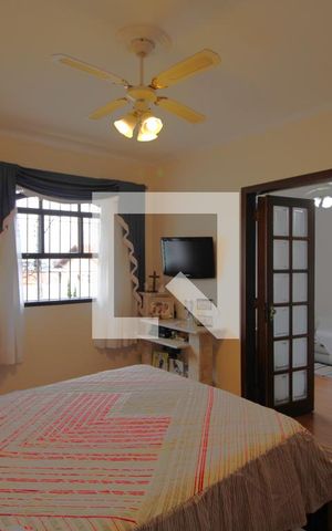 Casa à venda com 300m², 3 quartos e 3 vagasSuíte