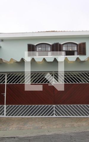 Casa à venda com 300m², 3 quartos e 3 vagasFachada
