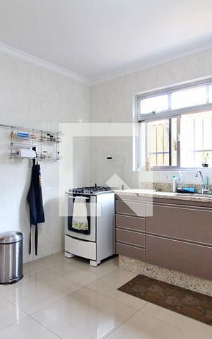 Casa à venda com 255m², 3 quartos e 2 vagasCozinha 