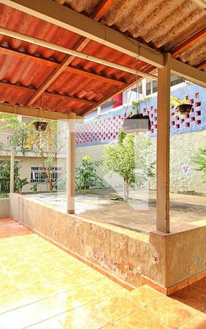 Casa à venda com 255m², 3 quartos e 2 vagasQuintal