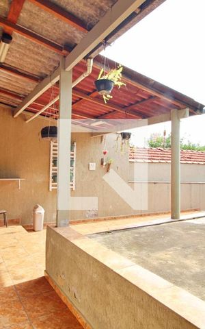 Casa à venda com 255m², 3 quartos e 2 vagasQuintal / Churrasqueira