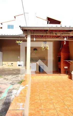Casa à venda com 255m², 3 quartos e 2 vagasQuintal / Churrasqueira