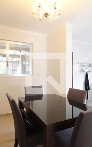 Casa à venda com 255m², 3 quartos e 2 vagasCozinha 
