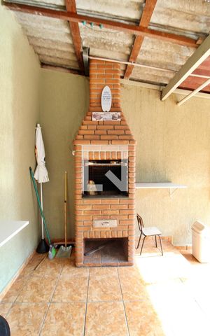 Casa à venda com 255m², 3 quartos e 2 vagasChurrasqueira