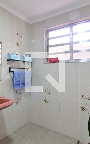 Casa à venda com 255m², 3 quartos e 2 vagasBanheiro 2