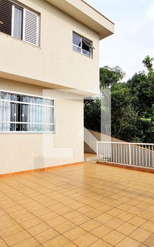Casa à venda com 255m², 3 quartos e 2 vagasSacada