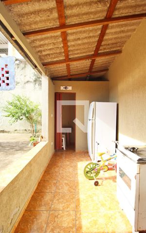 Casa à venda com 255m², 3 quartos e 2 vagasQuintal
