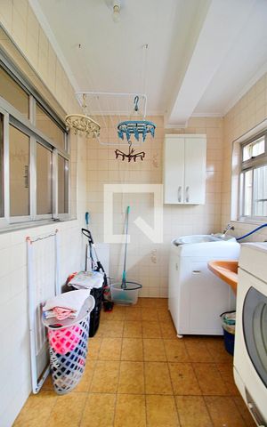 Casa à venda com 255m², 3 quartos e 2 vagasÁrea de Serviço