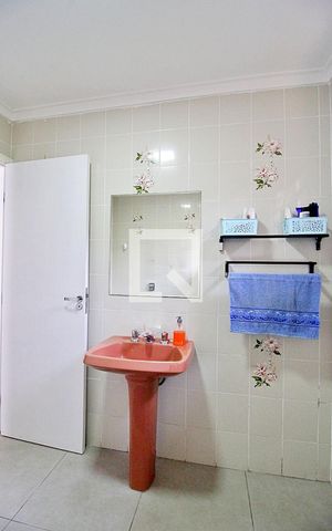 Casa à venda com 255m², 3 quartos e 2 vagasBanheiro 2