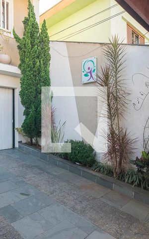 Casa à venda com 256m², 3 quartos e 3 vagas Casa à venda com 256m², 3 quartos e 3 vagasGaragem