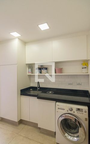 Casa à venda com 256m², 3 quartos e 3 vagas Casa à venda com 256m², 3 quartos e 3 vagasÁrea de Serviço