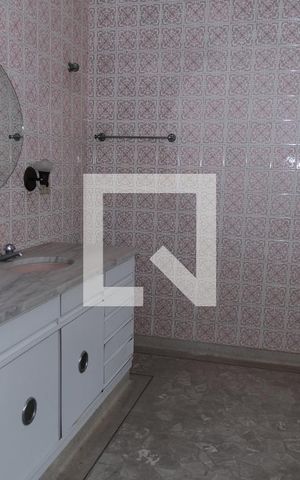 Casa à venda com 280m², 7 quartos e 2 vagasBanheiro da Suíte