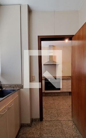 Apartamento à venda com 180m², 4 quartos e 4 vagasCozinha