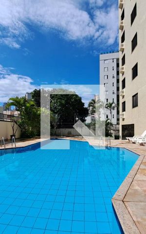 Apartamento à venda com 180m², 4 quartos e 4 vagasÁrea comum - Piscina