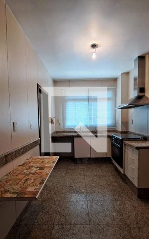 Apartamento à venda com 180m², 4 quartos e 4 vagasCozinha