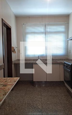 Apartamento à venda com 180m², 4 quartos e 4 vagasCozinha