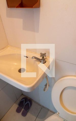 Apartamento à venda com 73m², 2 quartos e 1 vaga Apartamento à venda com 73m², 2 quartos e 1 vagaBanheiro de serviço