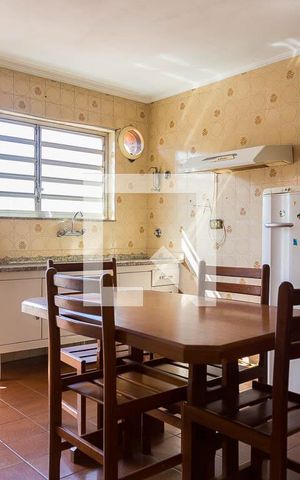 Casa à venda com 130m², 3 quartos e 2 vagasCozinha