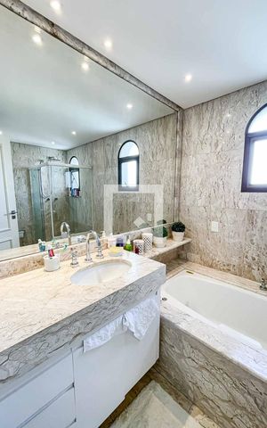Apartamento à venda com 260m², 3 quartos e 3 vagas Apartamento à venda com 260m², 3 quartos e 3 vagasBanheiro