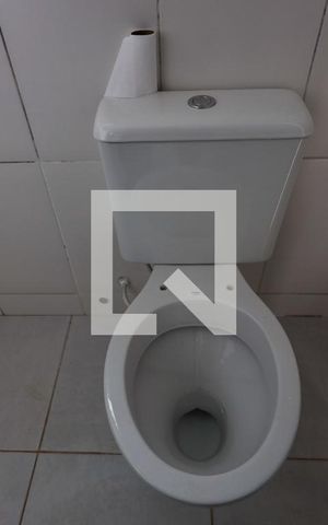 Casa de condomínio para alugar com 86m², 3 quartos e 2 vagasSuíte - banheiro - detalhes