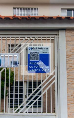 Casa à venda com 260m², 4 quartos e 3 vagas Casa à venda com 260m², 4 quartos e 3 vagasPlaca Instalada