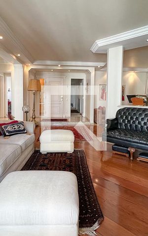 Apartamento à venda com 180m², 3 quartos e 3 vagasSala