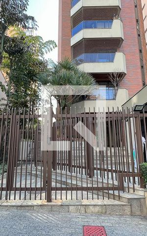 Apartamento à venda com 180m², 3 quartos e 3 vagasFachada