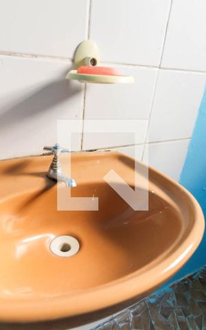 Casa para alugar com 42m², 1 quarto e sem vaga Casa para alugar com 42m², 1 quarto e sem vagaBanheiro