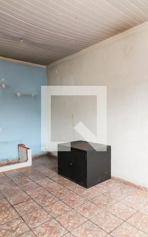 Casa para alugar com 42m², 1 quarto e sem vaga Casa para alugar com 42m², 1 quarto e sem vagaQuarto