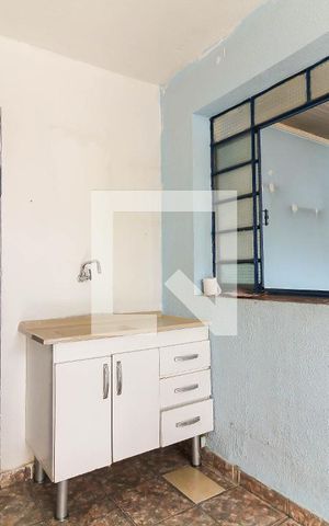 Casa para alugar com 42m², 1 quarto e sem vaga Casa para alugar com 42m², 1 quarto e sem vagaCozinha